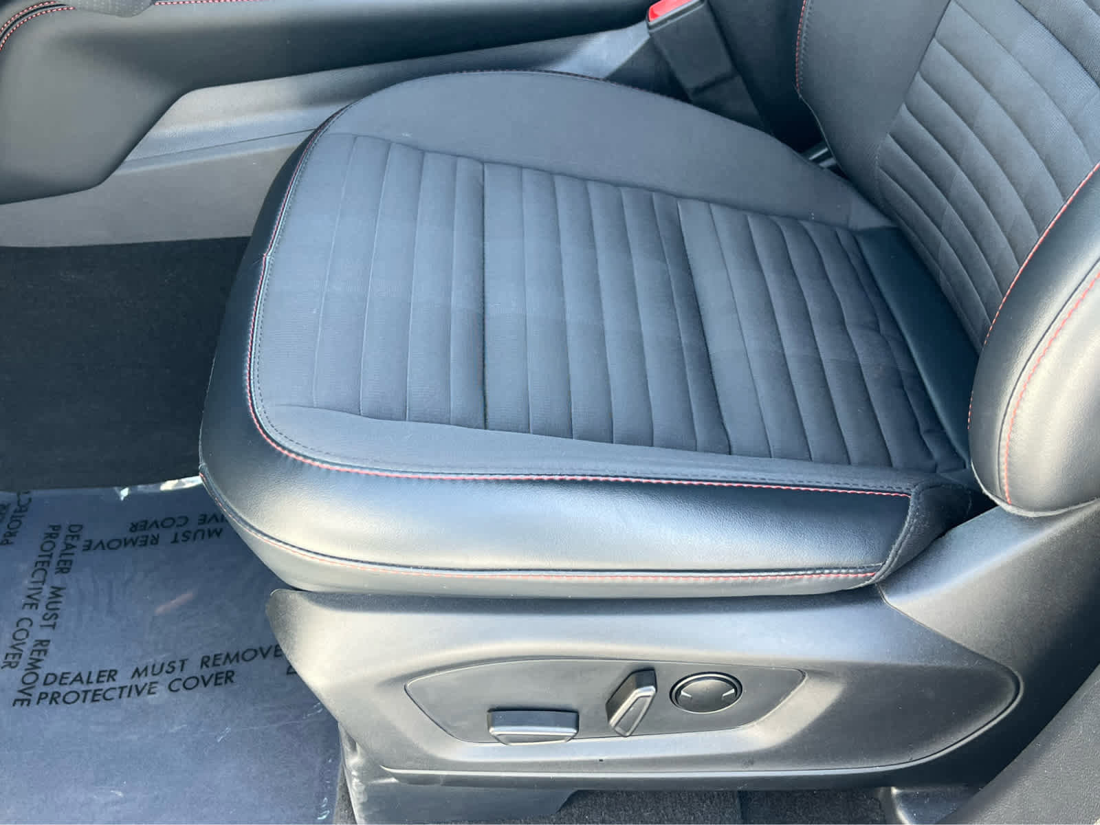 Certified 2025 Ford Explorer ST-Line w/ Premium Package AWD/4WD image 32