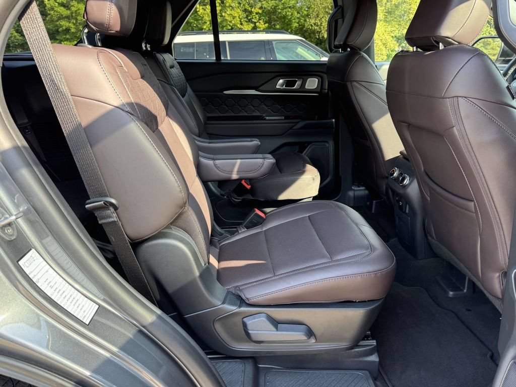 Certified 2026 Ford Explorer Platinum w/ LUX Leather Package AWD/4WD image 16