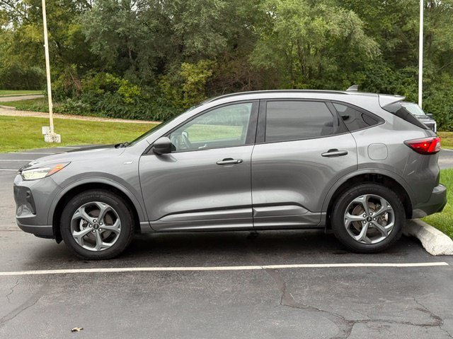 Certified 2024 Ford Escape ST-Line w/ Tech Pack #1 AWD/4WD image 6
