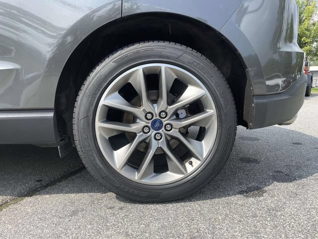 Certified 2017 Ford Edge Titanium w/ Equipment Group 301A AWD/4WD image 9