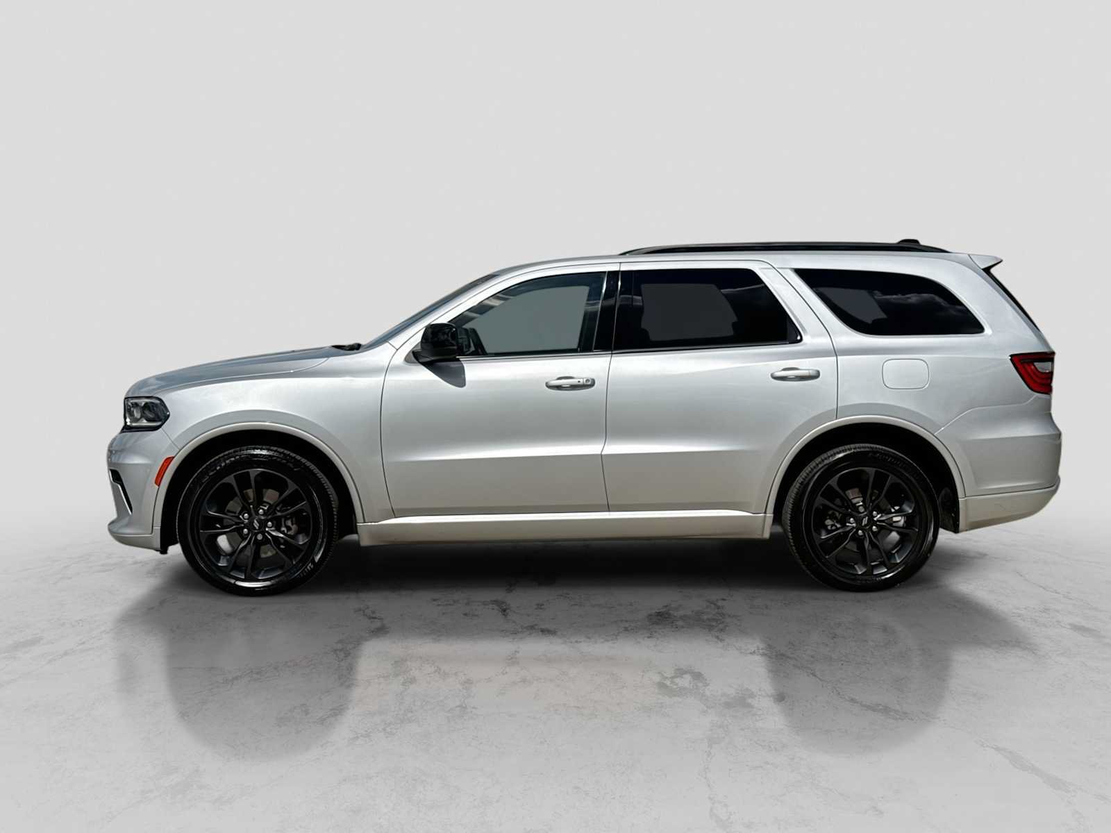 Used 2023 Dodge Durango SXT w/ SXT Blacktop Group AWD/4WD image 3