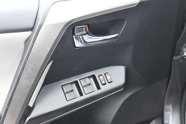 Used 2017 Toyota RAV4 XLE FWD image 12