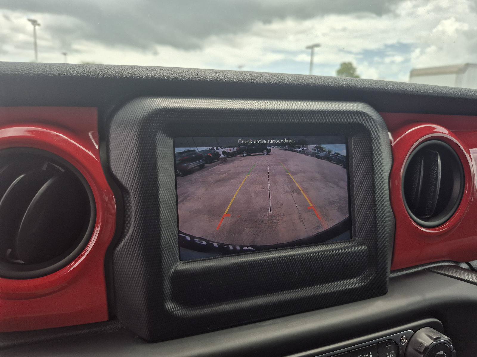 Used 2018 Jeep Wrangler Unlimited Sport S AWD/4WD image 4