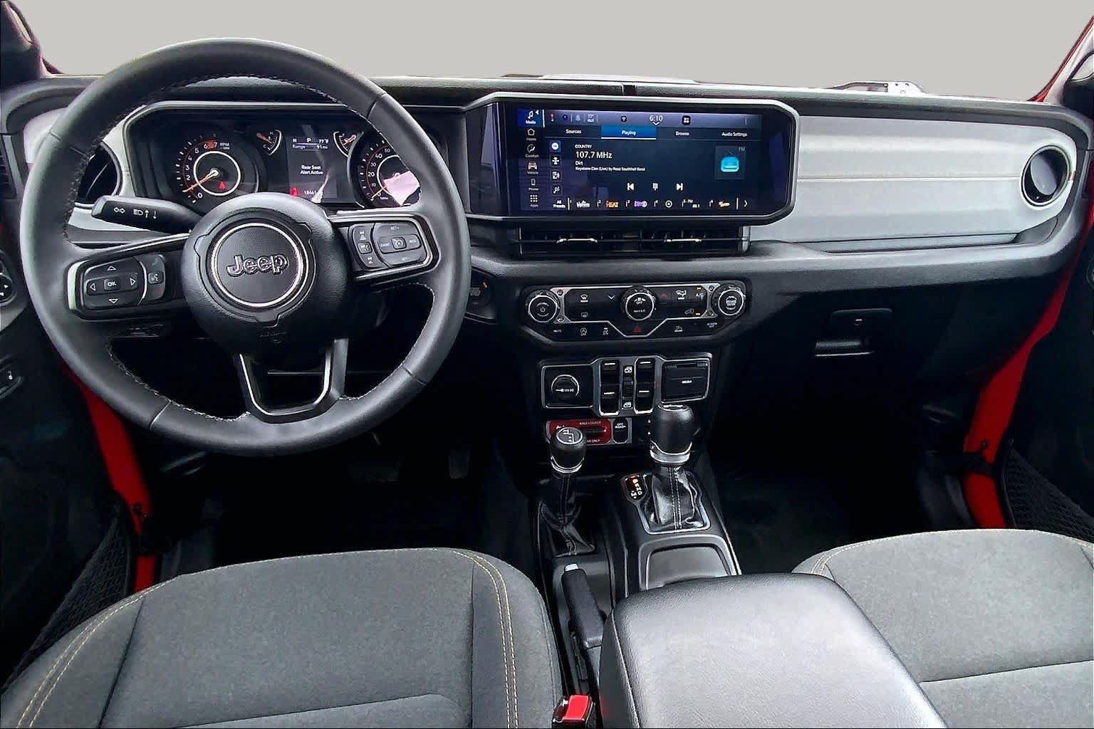 Used 2025 Jeep Wrangler Unlimited Sport AWD/4WD image 16