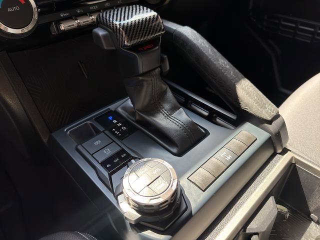 Used 2025 Toyota Tacoma TRD Off-Road image 32