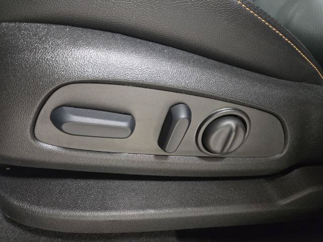 Used 2023 Chevrolet Equinox Premier AWD/4WD image 32