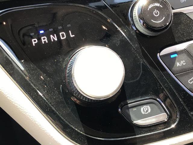 Used 2024 Chrysler Voyager LX image 26