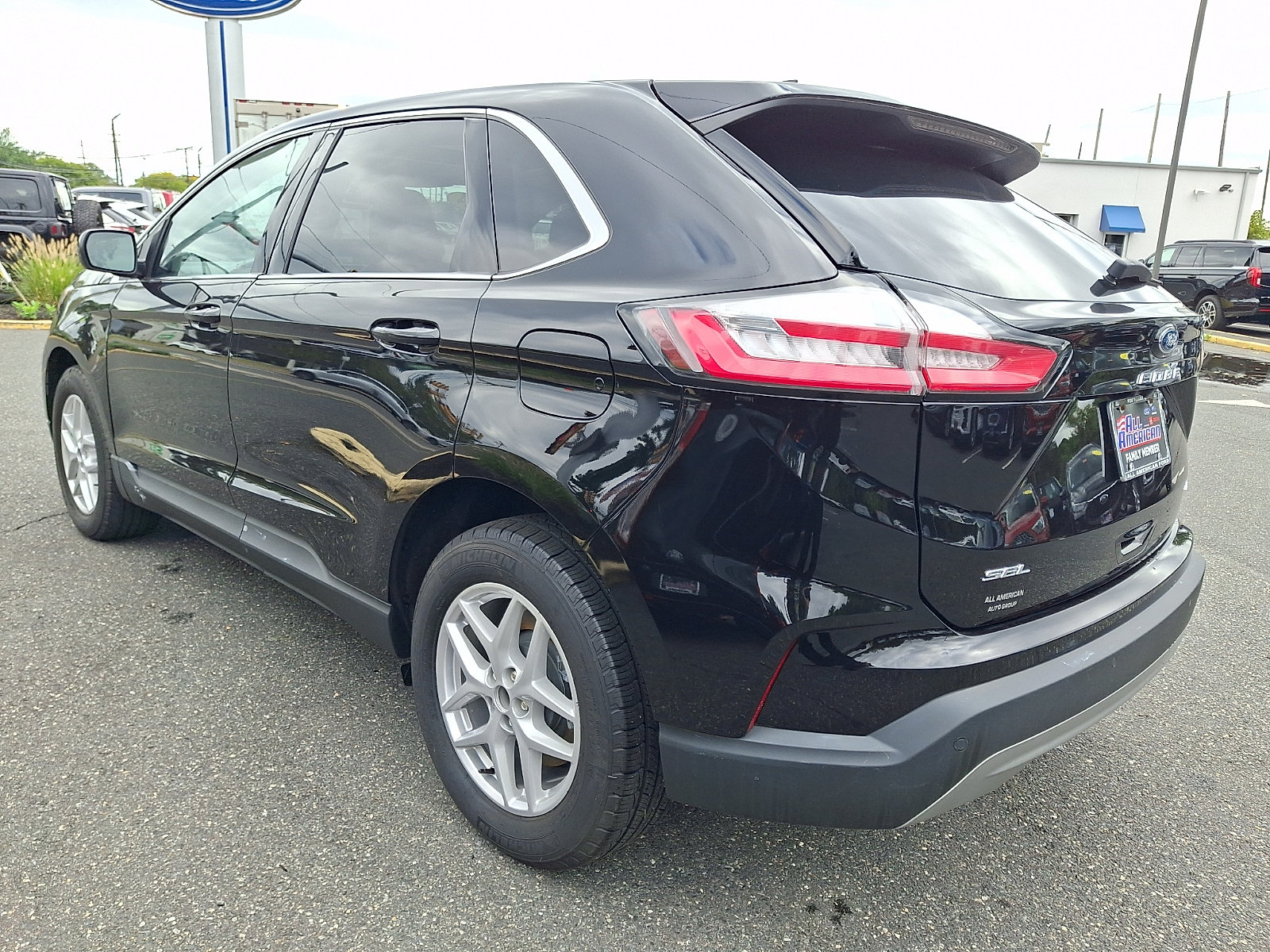 Certified 2024 Ford Edge SEL w/ Convenience Package AWD/4WD image 7