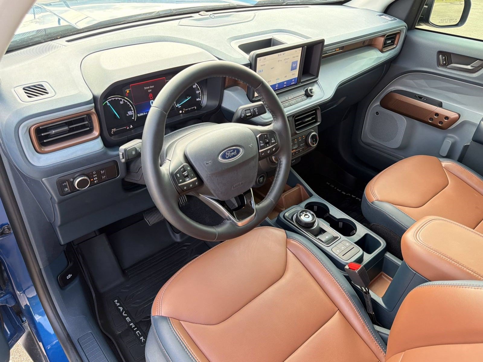 Certified 2024 Ford Maverick Lariat FWD image 4
