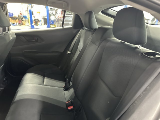 Used 2025 Toyota Prius LE FWD image 30
