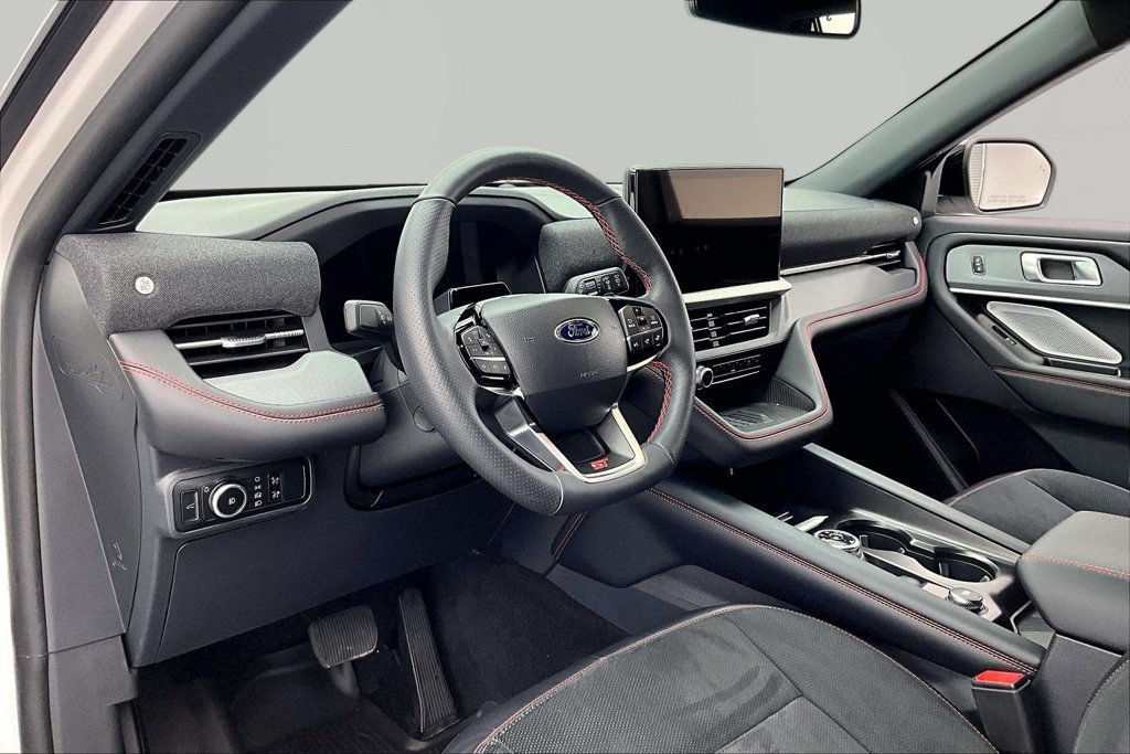 Certified 2025 Ford Explorer ST AWD/4WD image 14
