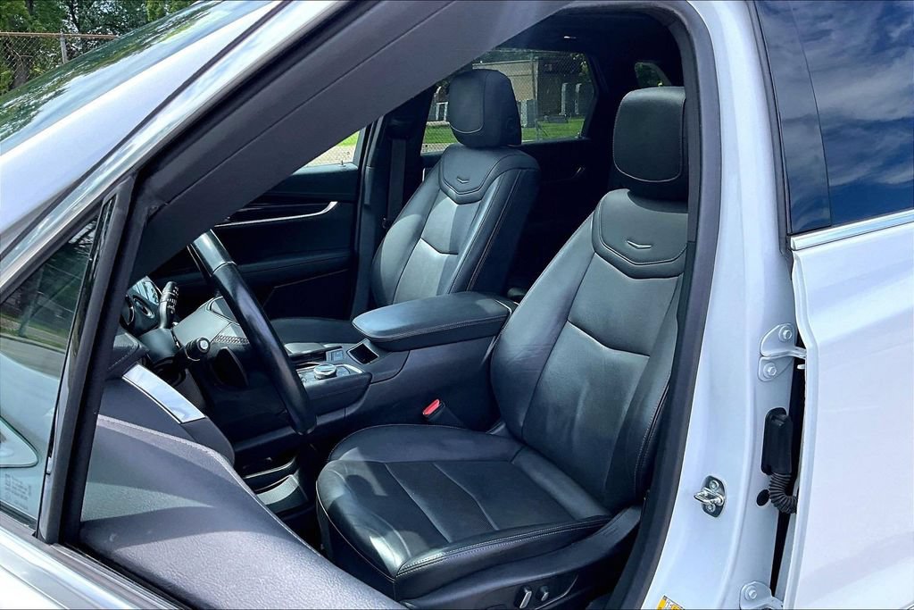 Used 2023 Cadillac XT5 Premium Luxury w/ LPO, Floor Liner Package AWD/4WD image 24