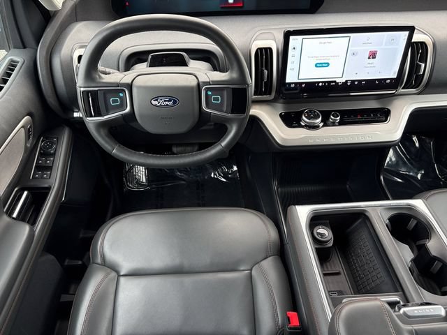 Certified 2025 Ford Expedition Active AWD/4WD image 21