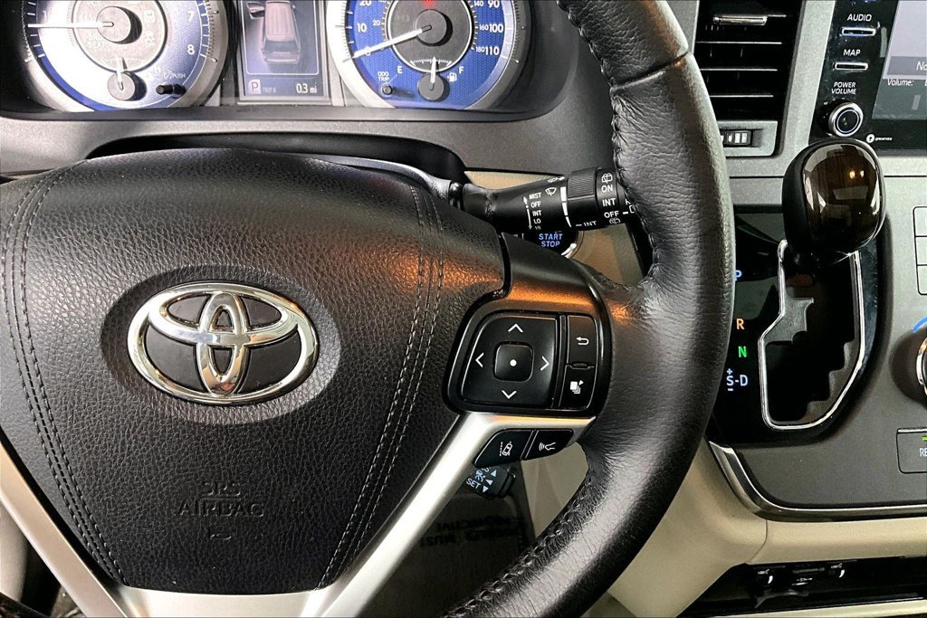 Used 2019 Toyota Sienna XLE w/ XLE Navigation Package FWD image 19