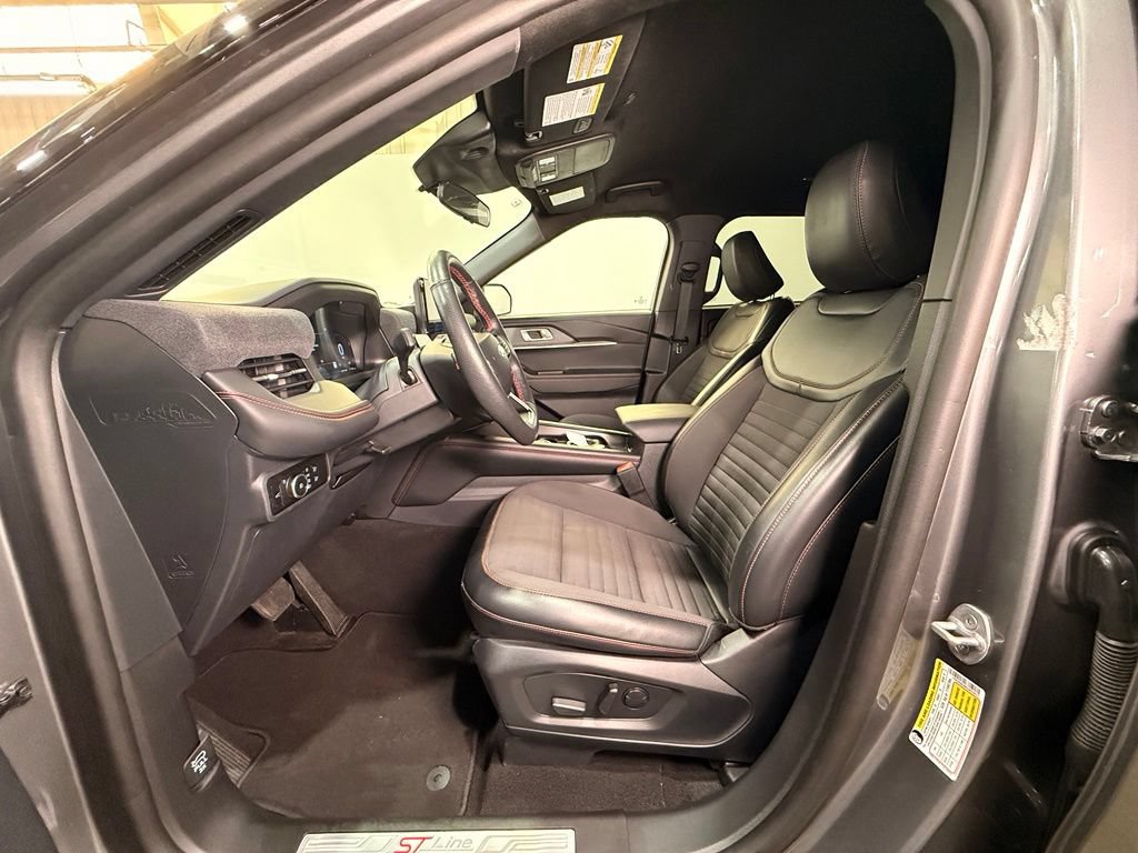 Certified 2025 Ford Explorer ST-Line AWD/4WD image 18