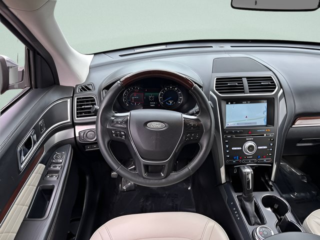 Certified 2018 Ford Explorer Platinum AWD/4WD image 7