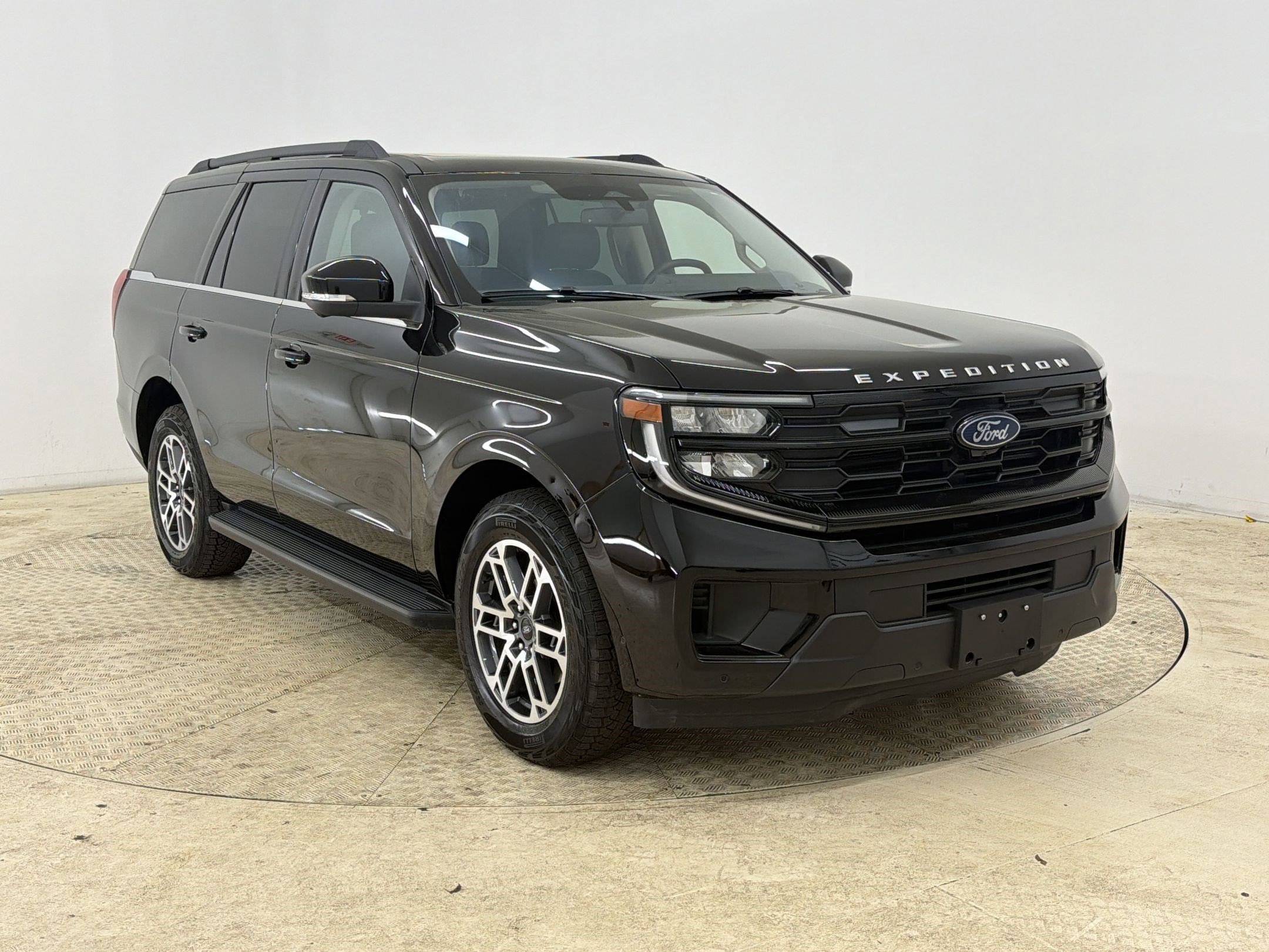 Certified 2025 Ford Expedition Active image 7