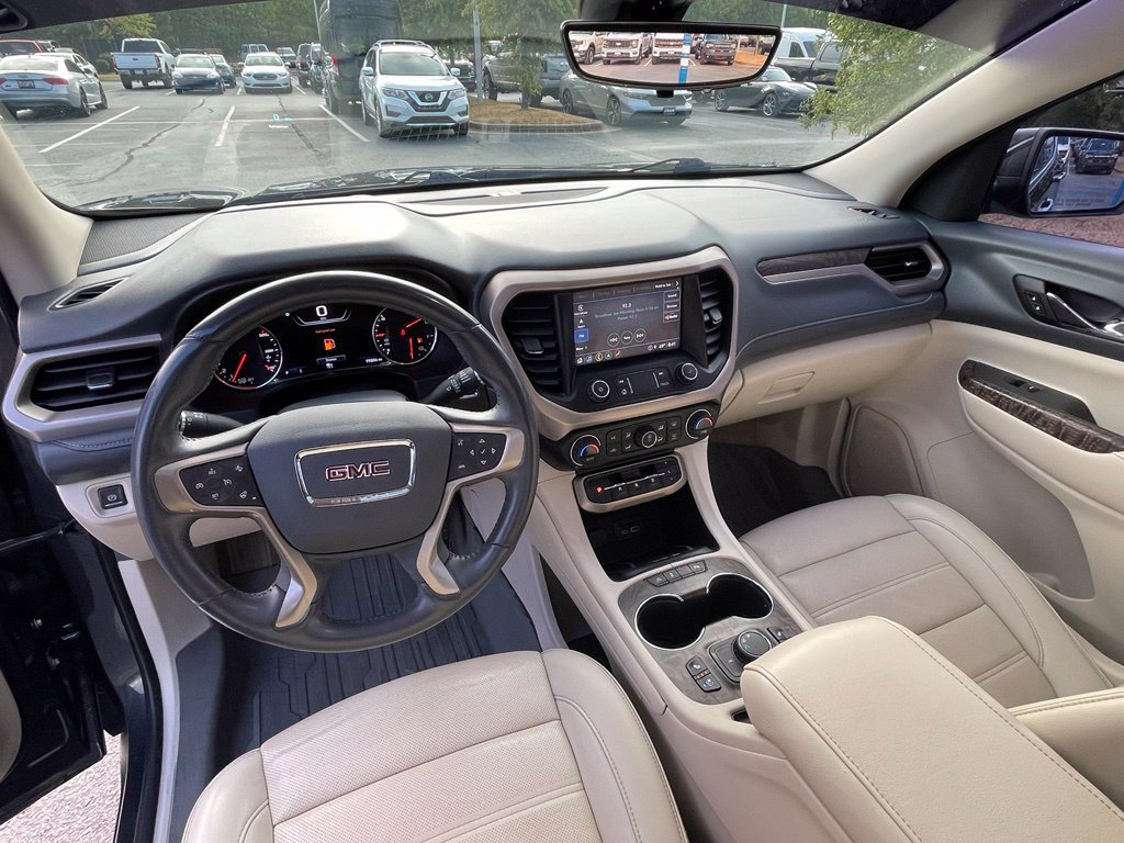 Used 2021 GMC Acadia Denali w/ Denali Technology Package FWD image 14