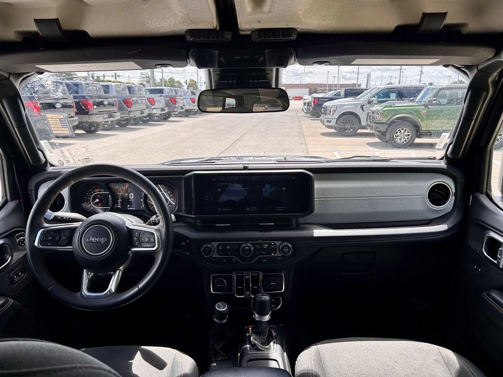 Used 2024 Jeep Wrangler Unlimited Sahara AWD/4WD image 29
