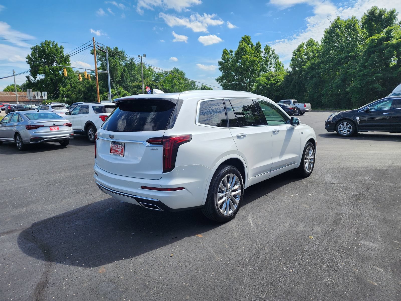 Used 2023 Cadillac XT6 Premium Luxury w/ Technology Package AWD/4WD image 5
