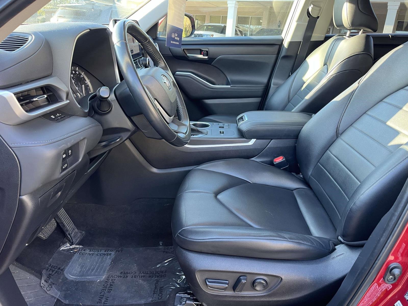 Used 2023 Toyota Highlander XLE image 15