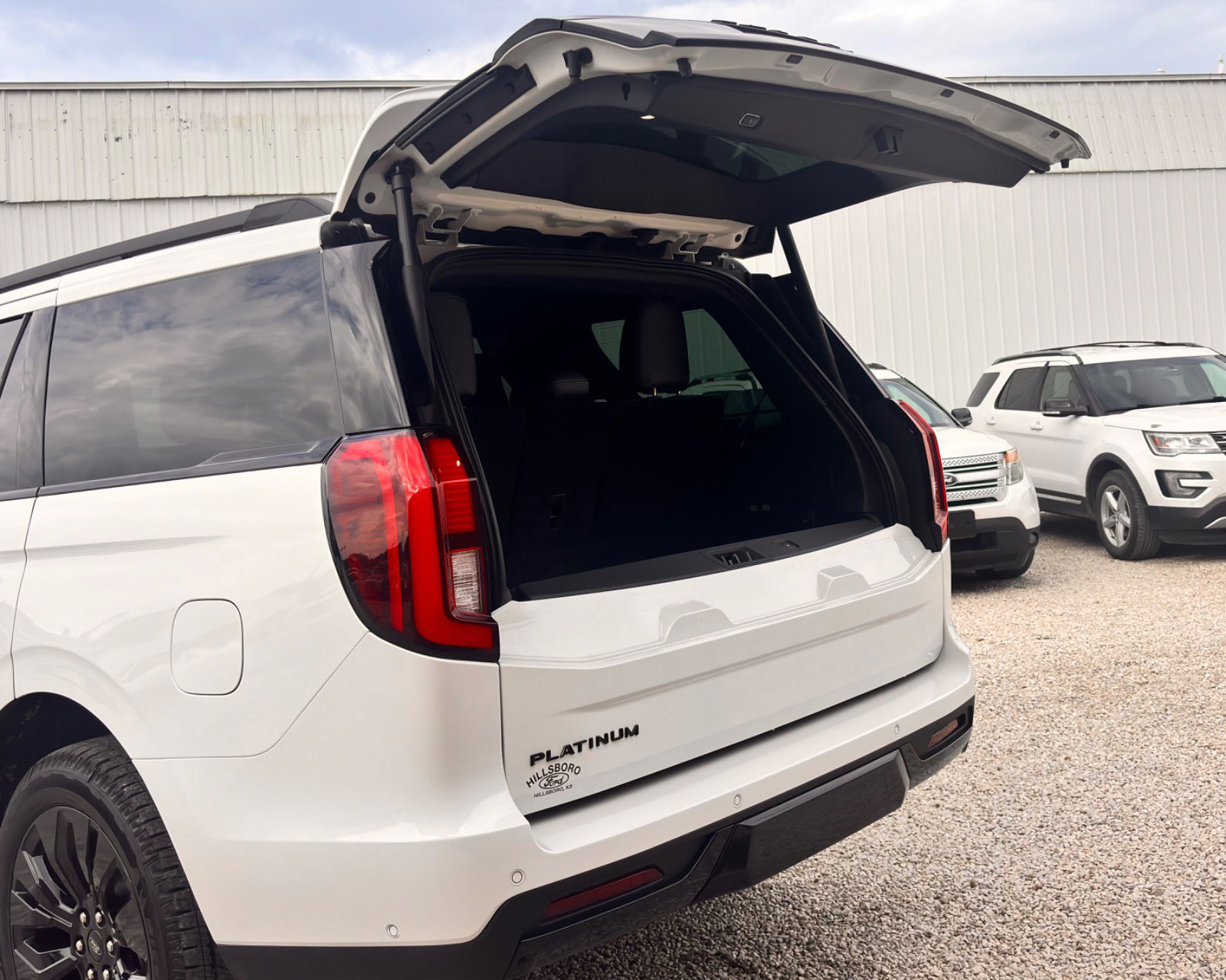 Certified 2025 Ford Expedition Platinum w/ Stealth Appearance Package image 3