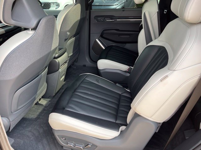 Used 2024 Kia EV9 GT-Line AWD/4WD image 18