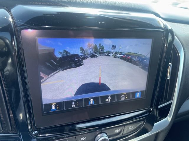 Used 2022 Chevrolet Traverse RS FWD image 21