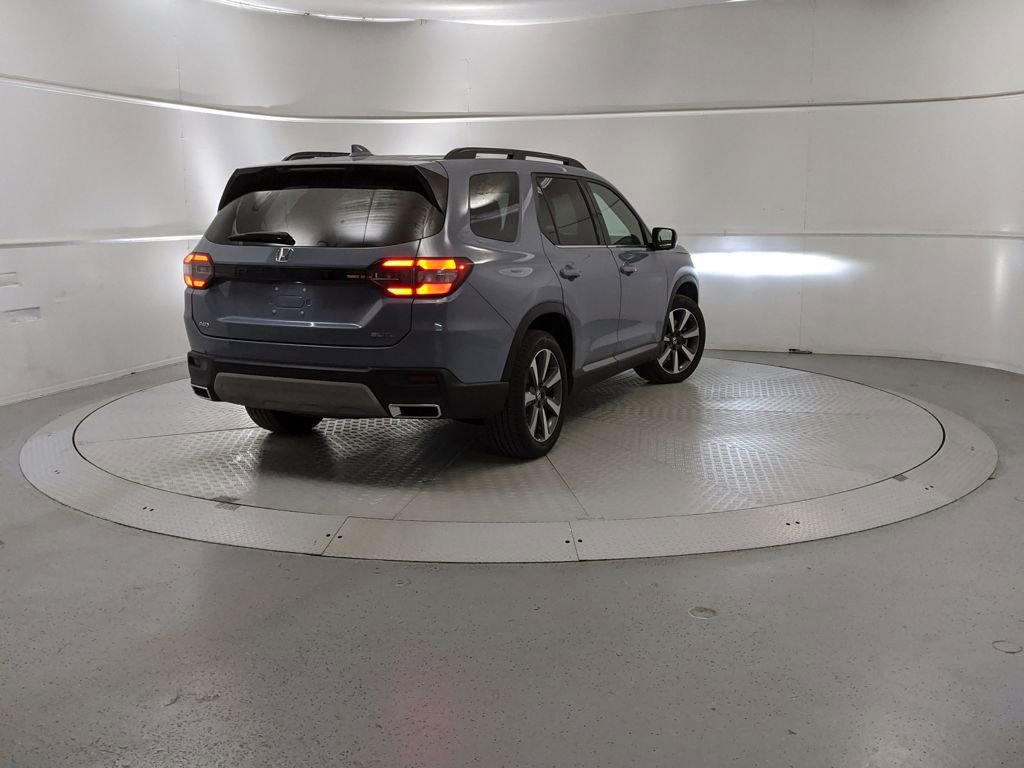 Used 2024 Honda Pilot Elite image 3