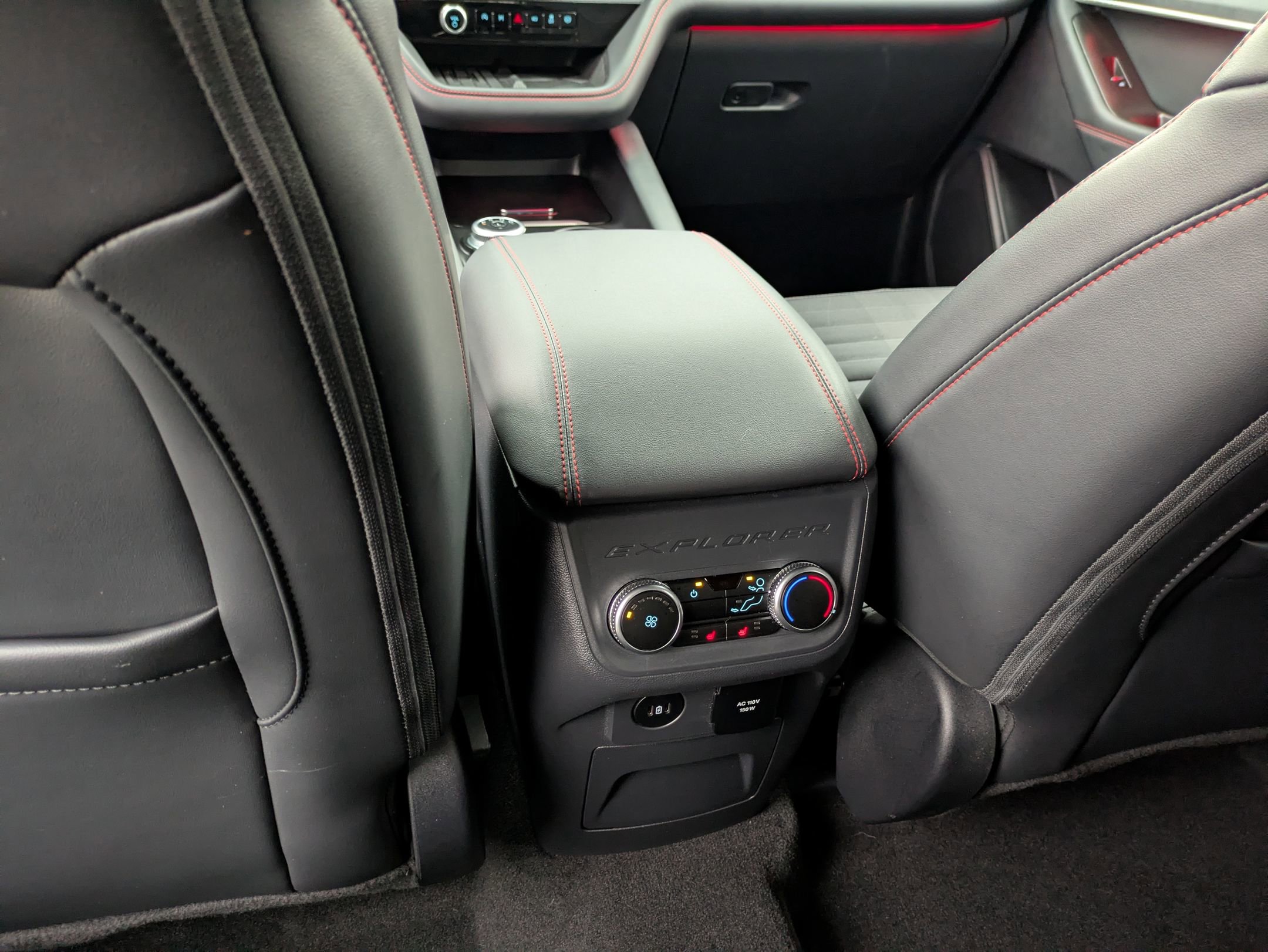 Certified 2025 Ford Explorer ST-Line w/ Premium Package image 31