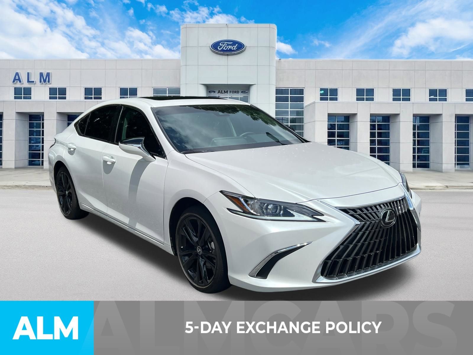 Used 2024 Lexus ES 350 w/ Accessory Package (Z1) FWD image 3