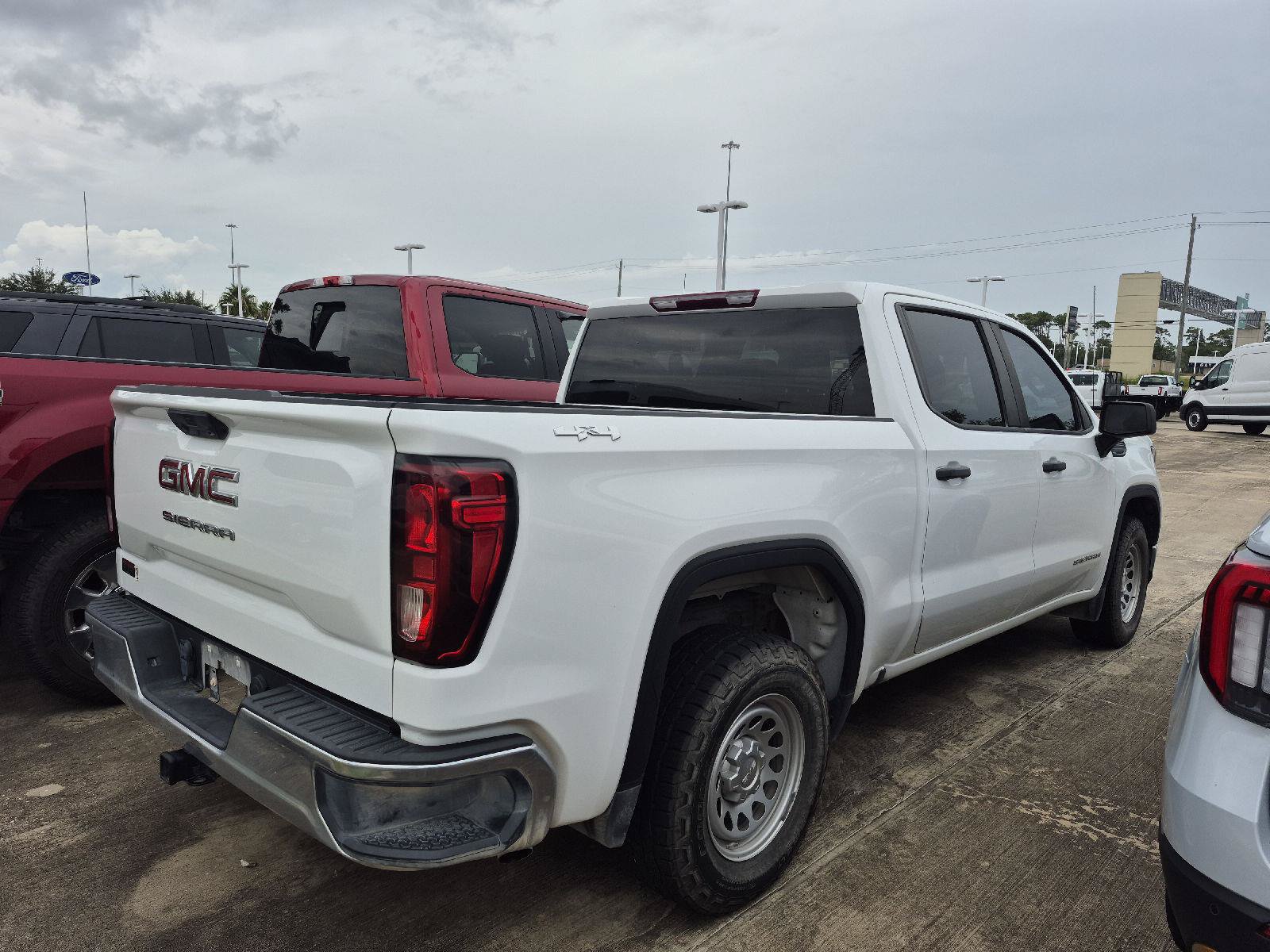 Used 2023 GMC Sierra 1500 Pro AWD/4WD image 3