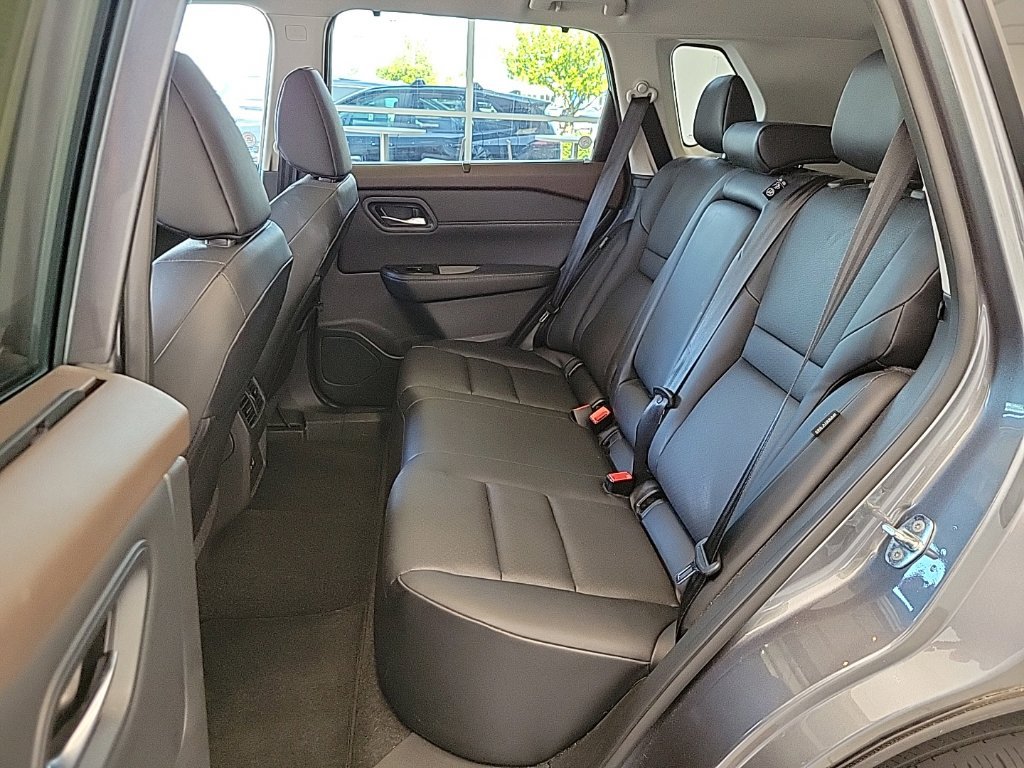 Used 2023 Nissan Rogue SV w/ SV Premium B Package AWD/4WD image 11