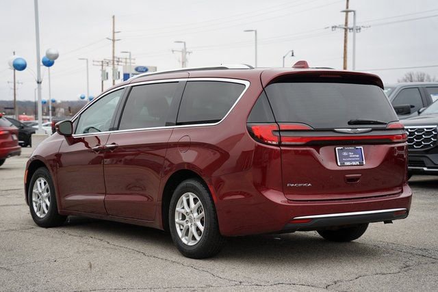Used 2021 Chrysler Pacifica Touring-L image 3