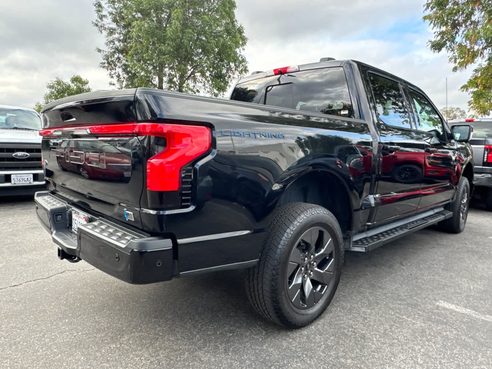 Certified 2022 Ford F150 Lightning Lariat AWD/4WD image 4