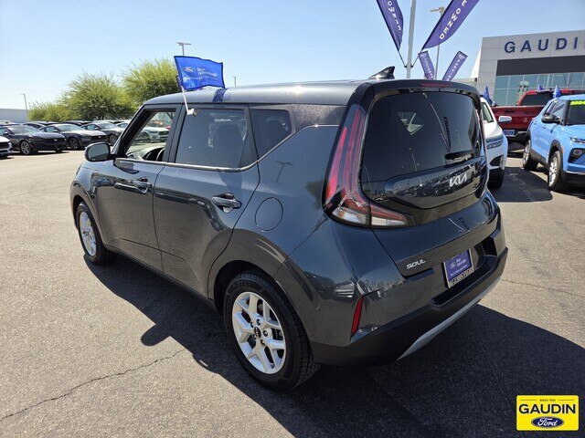 Used 2025 Kia Soul LX w/ LX Technology Package FWD image 5