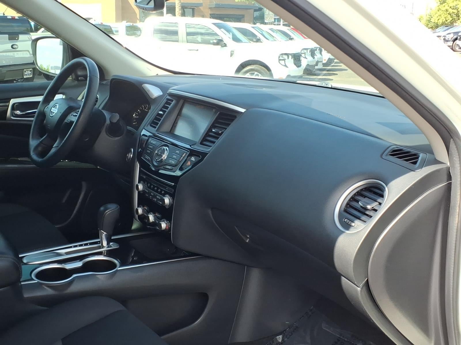 Used 2019 Nissan Pathfinder SV FWD image 10