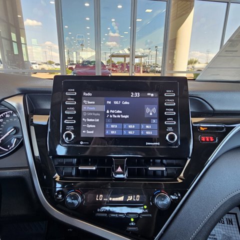 Used 2024 Toyota Camry SE image 15