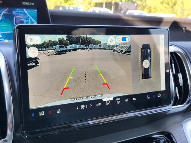 Certified 2025 Ford Expedition Max Platinum w/ Driver's Package AWD/4WD image 23