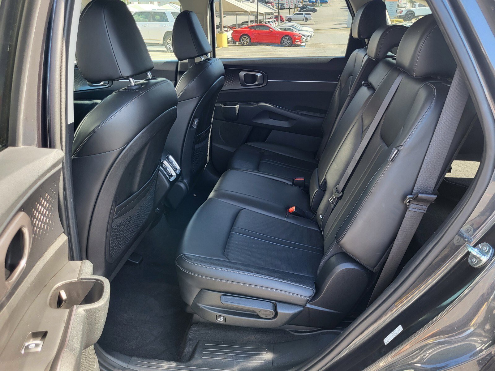 Used 2024 Kia Sorento S image 17