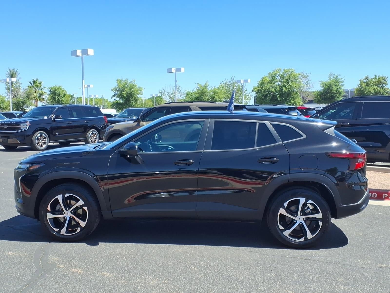 Used 2025 Chevrolet Trax RS w/ Driver Confidence Package FWD image 7