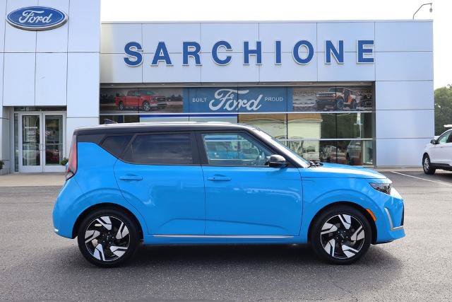 Used 2023 Kia Soul GT-Line FWD image 2