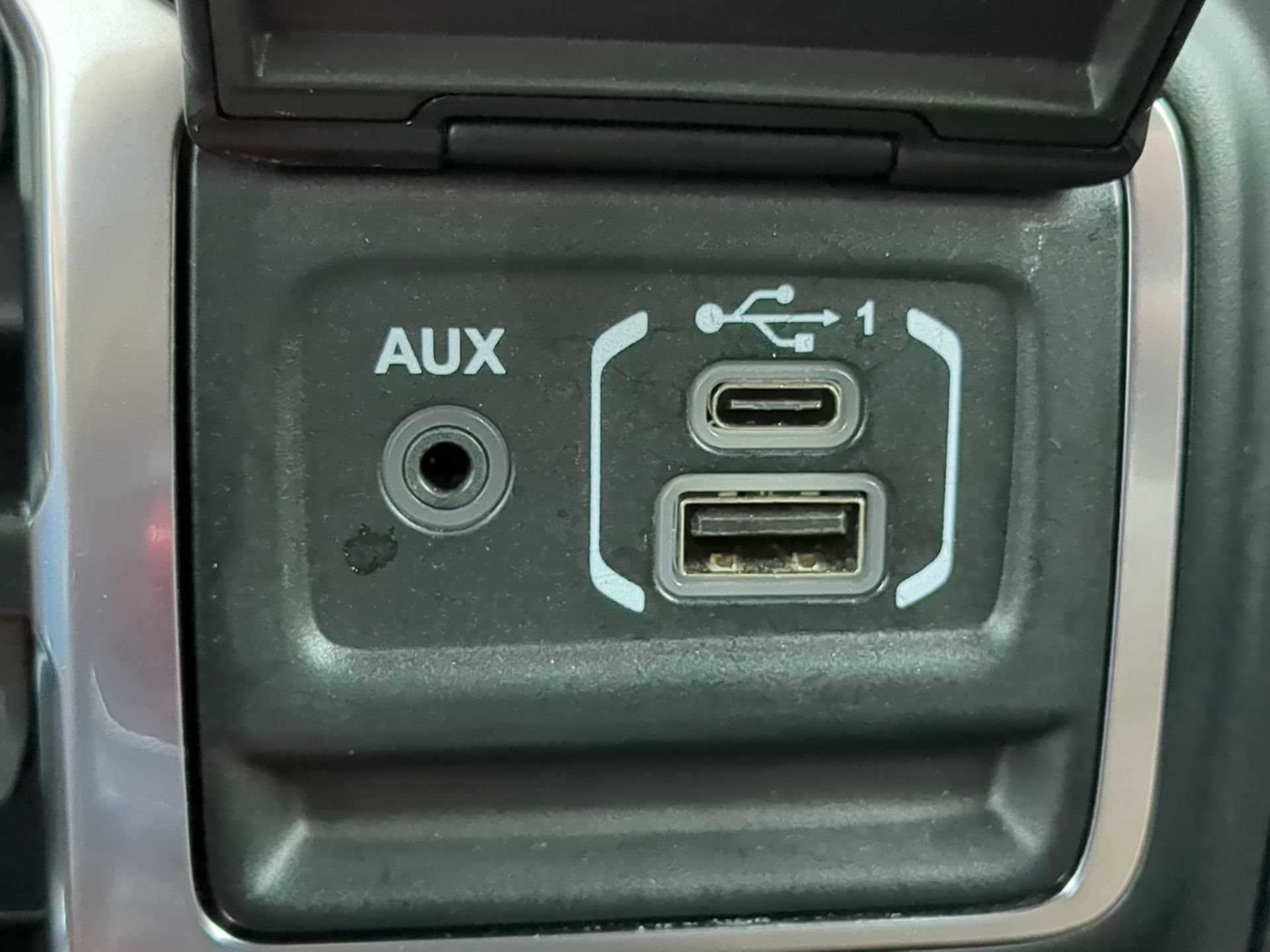 Used 2022 Jeep Wrangler Unlimited Sahara AWD/4WD image 60
