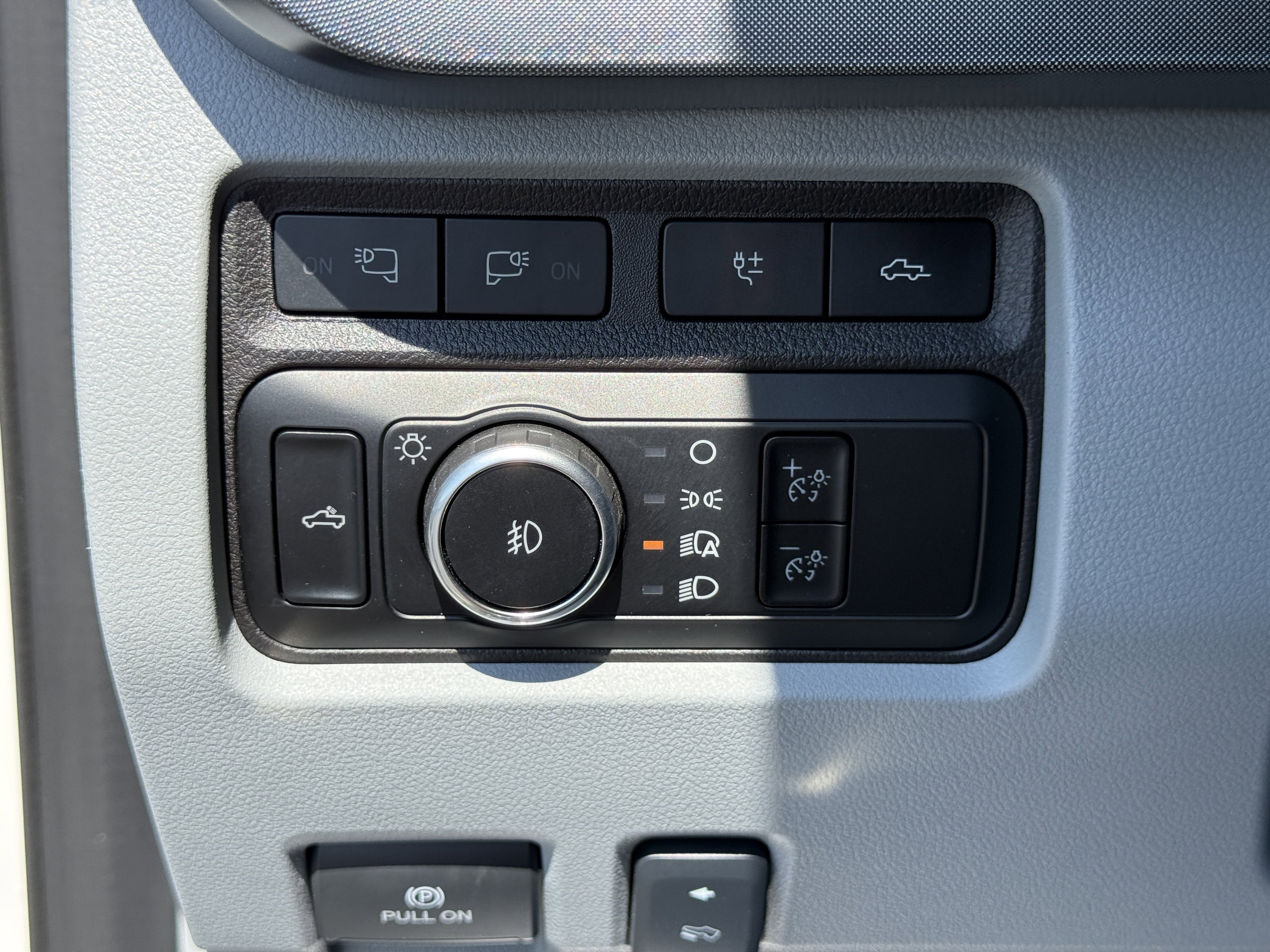 Certified 2024 Ford F350 Limited AWD/4WD image 25