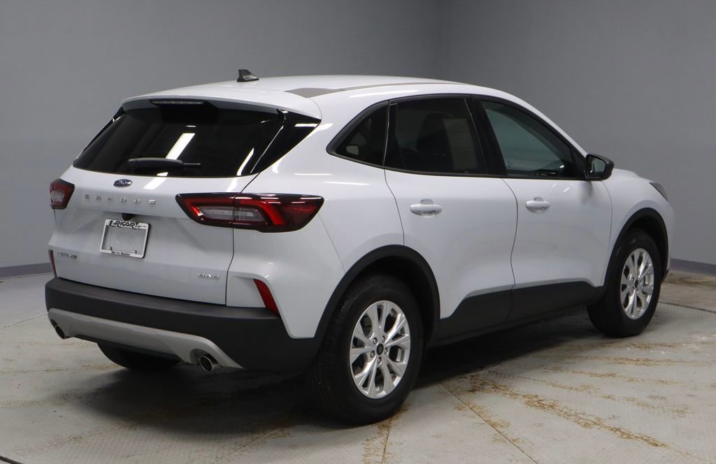 Certified 2025 Ford Escape Active w/ Cold Weather Package image 5