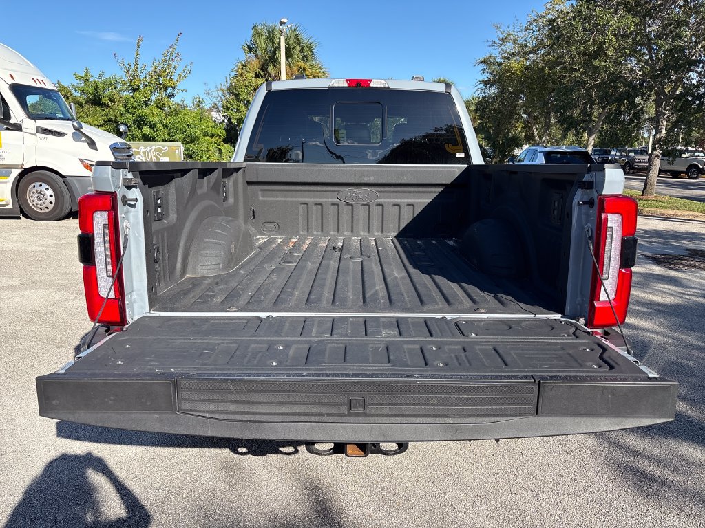 Certified 2025 Ford F350 Platinum w/ Tremor Off-Road Package AWD/4WD image 9