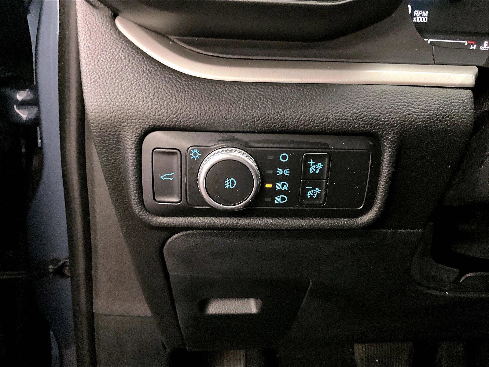 Certified 2021 Ford Explorer XLT w/ Equipment Group 202A image 31