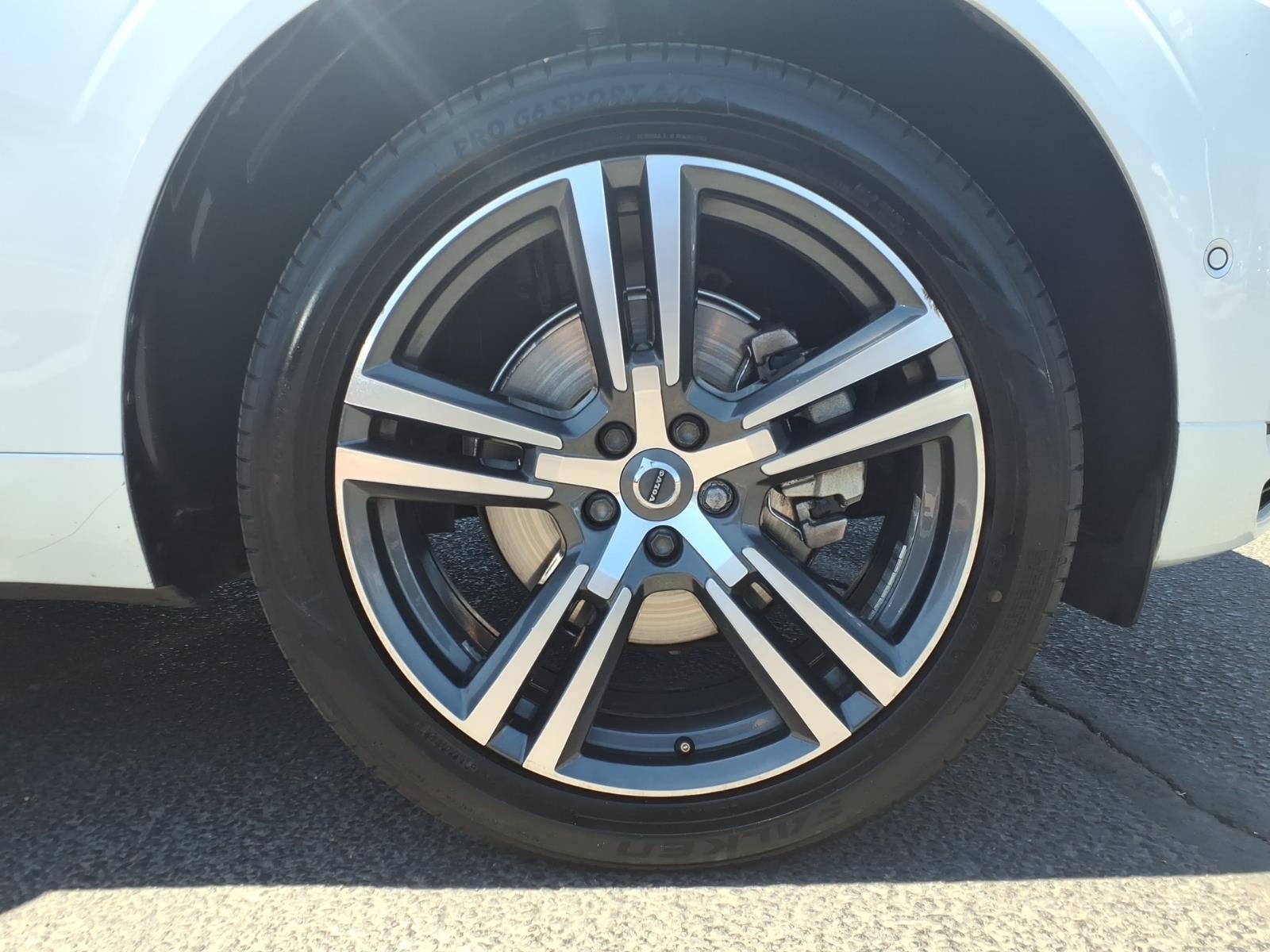 Used 2019 Volvo XC60 T5 Momentum w/ Premium Package AWD/4WD image 9