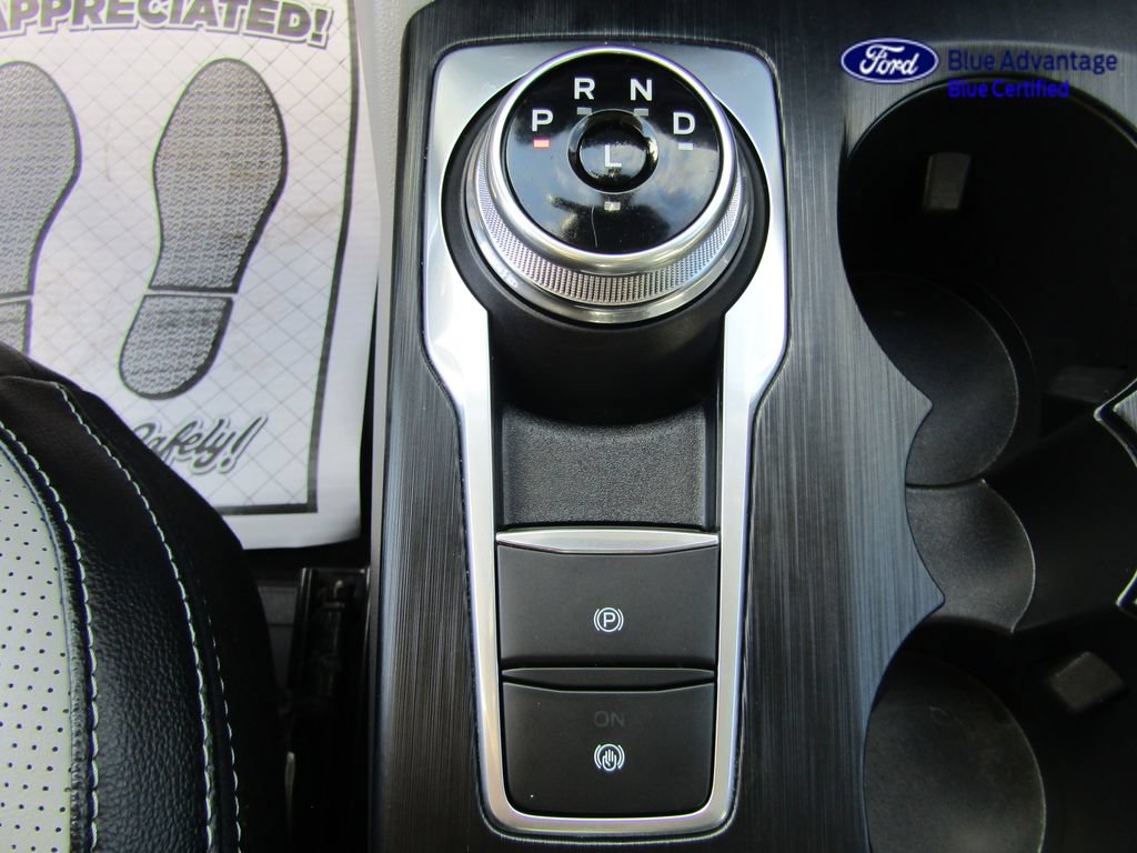 Certified 2025 Ford Escape Platinum w/ Premium Technology Package AWD/4WD image 31