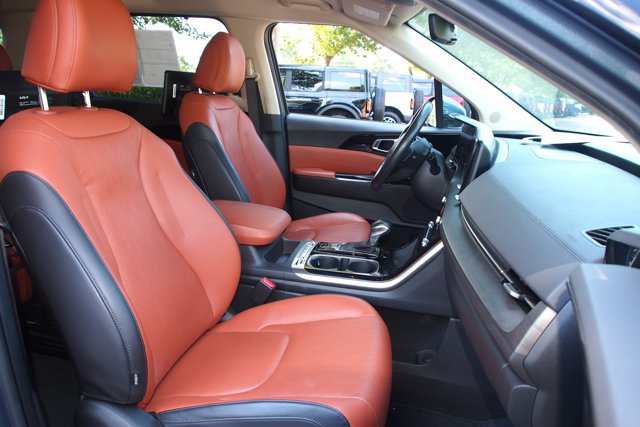 Used 2024 Kia Carnival SX FWD image 11